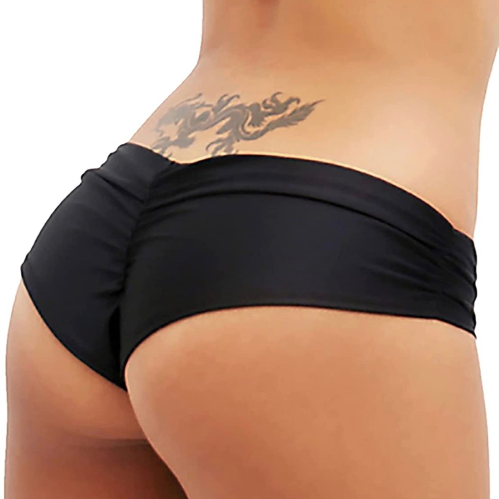 sassy addy black scrunchie booty short, size fits x-sm to medium